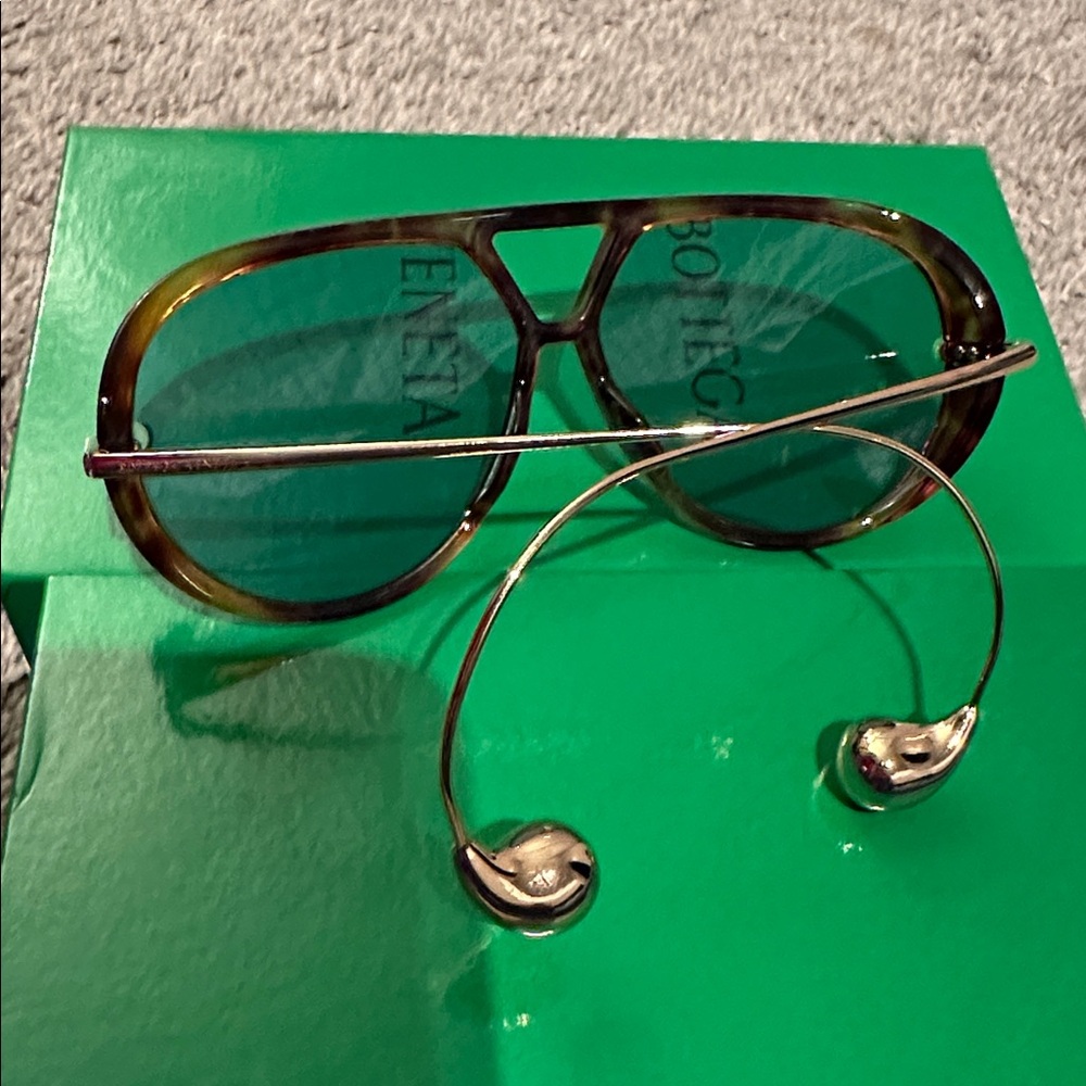 Bottega Veneta Tortoise Shell Sunglasses with Gold Accents - Picture 3 of 6